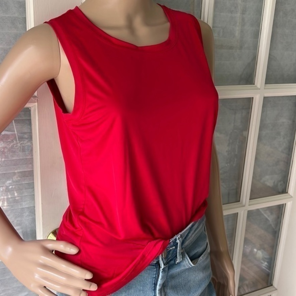Toni Morgan NWT silky red tank top